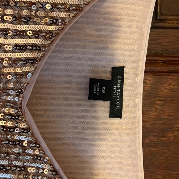 Ann Taylor xs beautiful pink cami - Picture 2 of 2